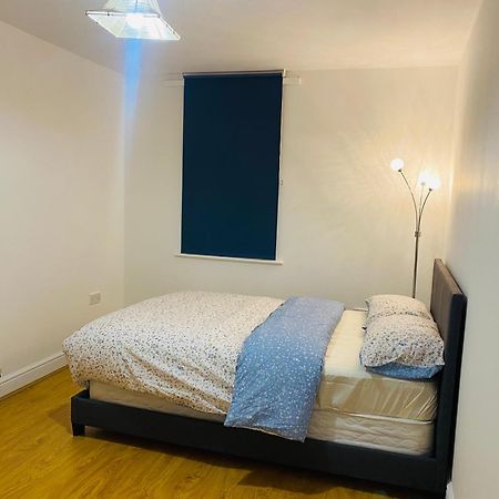 Lovely Cozy One Bedroom Apartment In Whitechapel Londres Extérieur photo